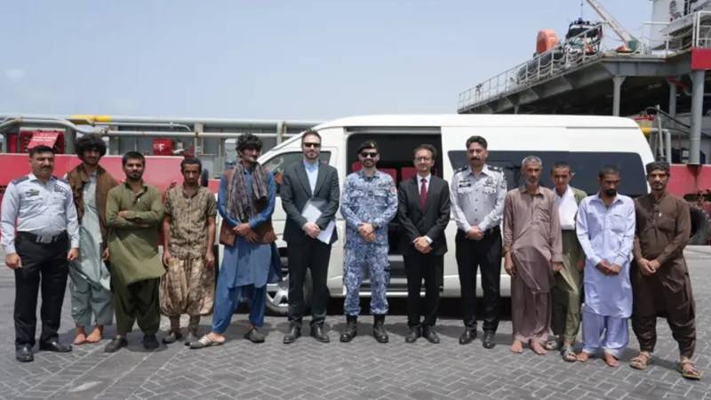 Eight Iranian fishermen repatriated through Pakistan
