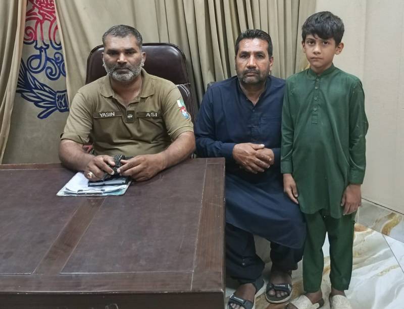 Missing child reunited with family after reaching Lahore from Gujrat