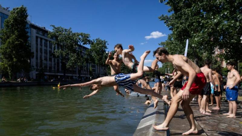 France set for hottest day yet of heatwave