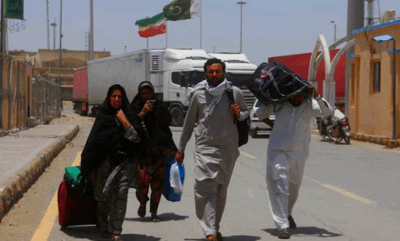 Pakistan issues advisory for Iraq-bound pilgrims, restricts solo travel for men under 50