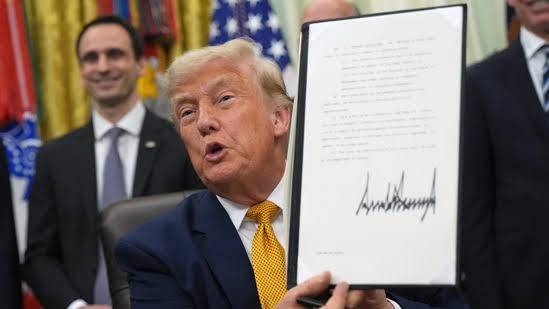 Trump signs executive orders to boost US quantum computing