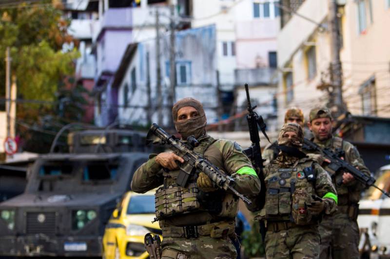 Shootout traps tourists at Rio sunrise lookout