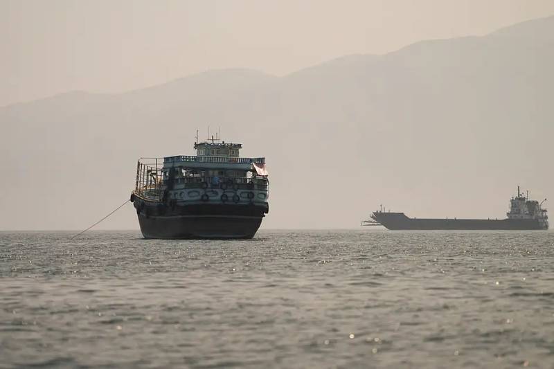 UN maritime body says to begin evacuating sailors in Gulf