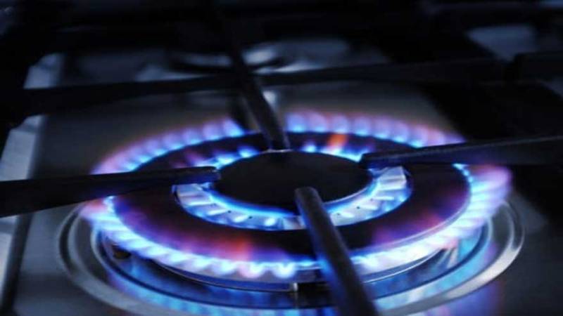 Punjab backs 50-50 gas windfall levy sharing with KP