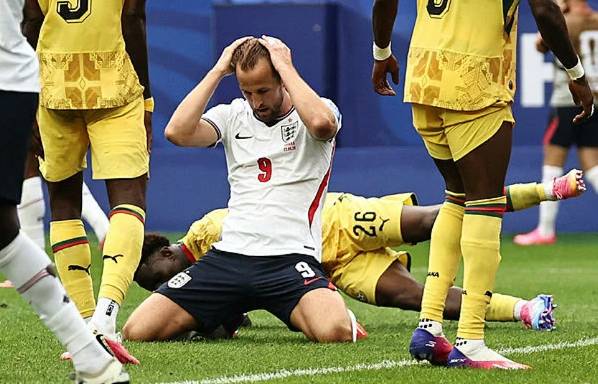 England and Ghana remain level on four points after scoreless draw