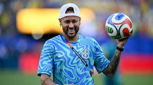 Mom, dad and Flavio Bolsonaro cheer Neymar's possible World Cup bow