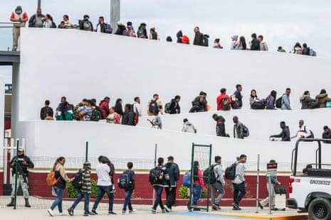 US Supreme Court says asylum seekers can be turned away before border