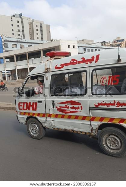 One suspected dacoit killed in Karachi police encounter, two accomplices escape