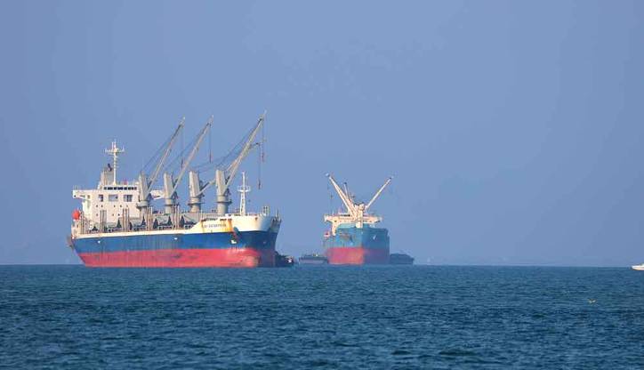 Attack on ship in Hormuz leads UN to halt evacuation plan for trapped sailors