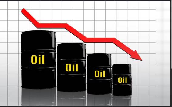 Oil prices fall, stocks slide on renewed tech slump