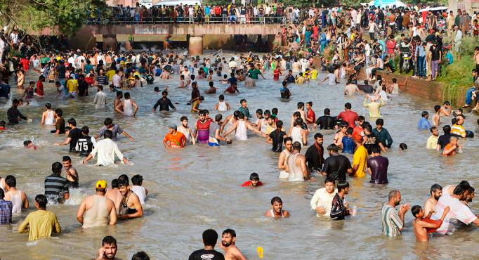 Country in grip of hot, humid weather ahead of monsoon season