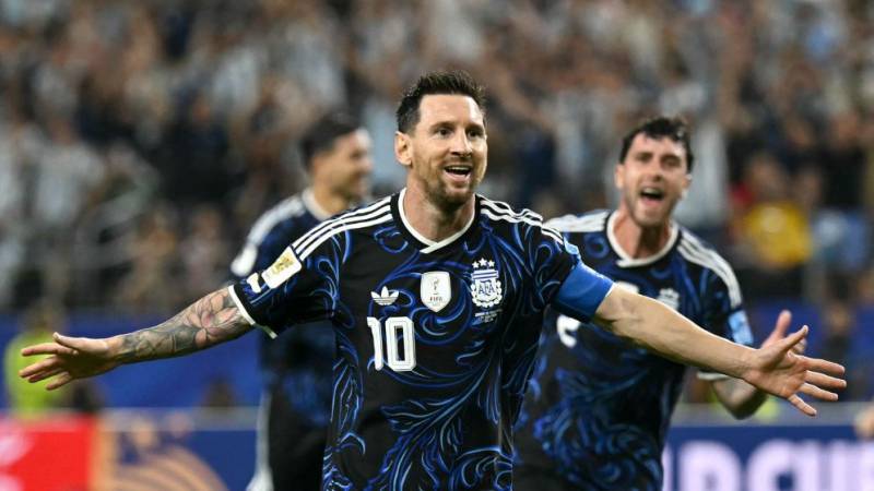 Messi scores again as Argentina head into World Cup last 32 on a high