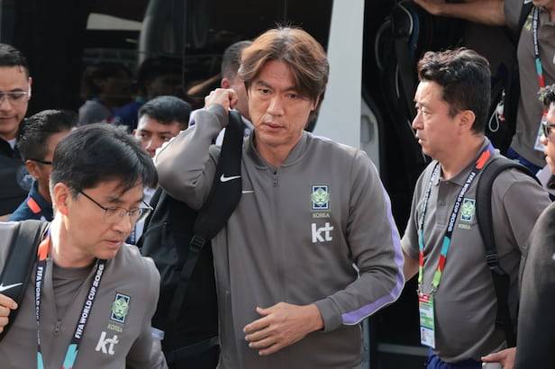 South Korea coach quits after early World Cup exit: reports