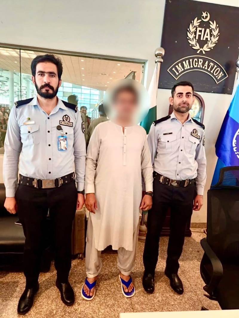 Passenger offloaded at Islamabad Airport over fake stamp