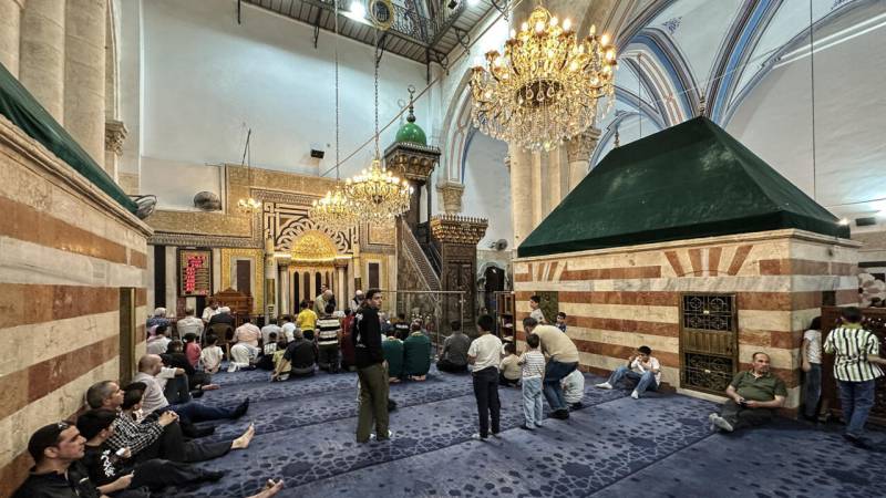 Israelis, Palestinians torn over sacred shrine in city of Hebron