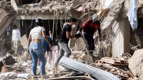 UN calls for food, shelter to help Venezuela quake survivors