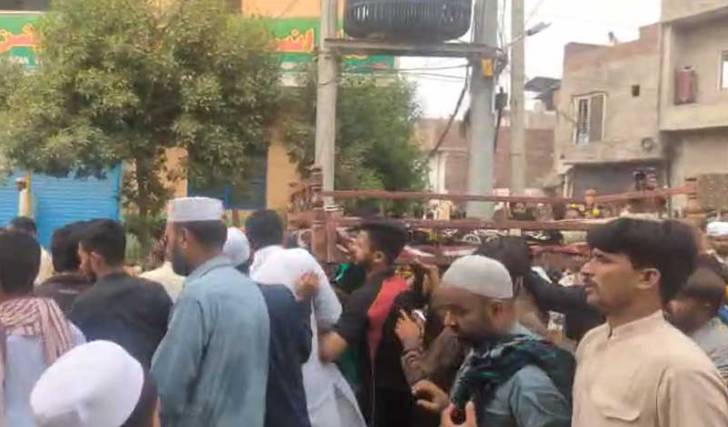14 children, who died after roof collapsed in Kahna, laid to rest; FIR registerd