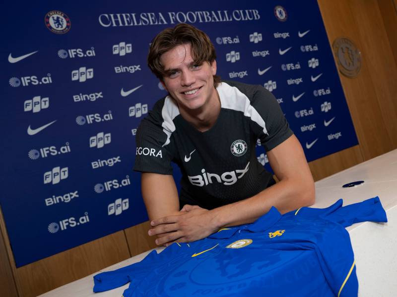 Chelsea sign Italy defender Palestra from Atalanta