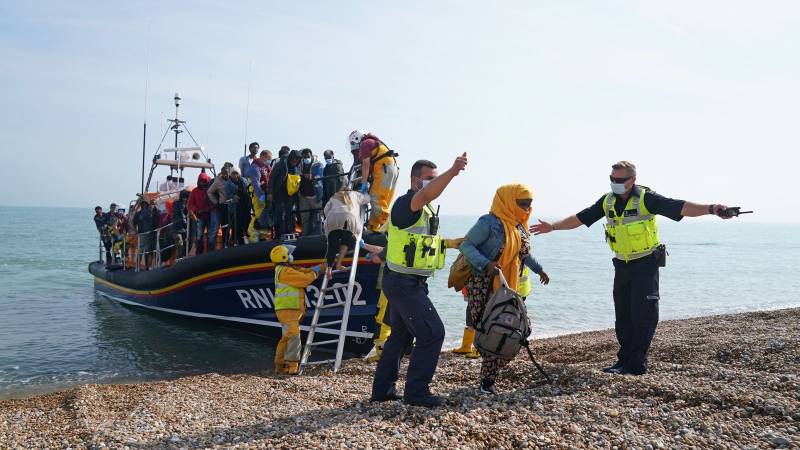 Migrant crossings to UK down sharply in first half of 2026