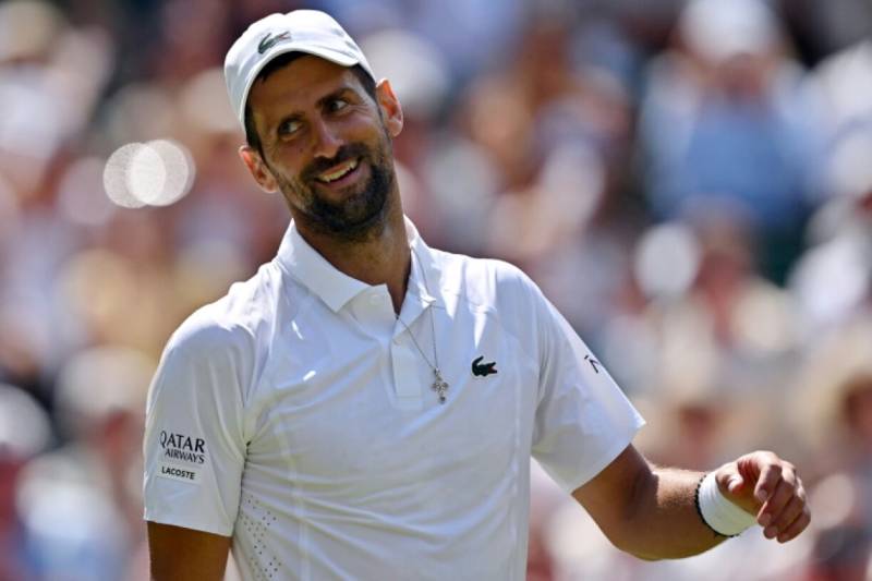 Record-equalling Djokovic powers into Wimbledon last 16