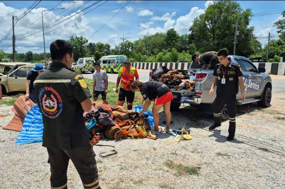 Death toll hits 10 in Thai monk procession crash