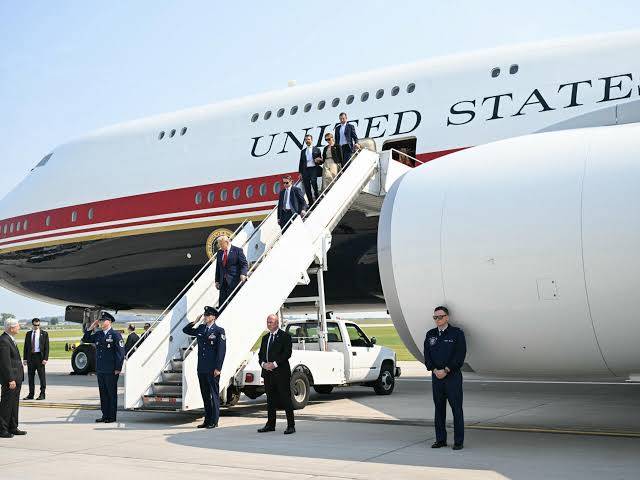 Progress, further delay risk for Boeing Air Force One