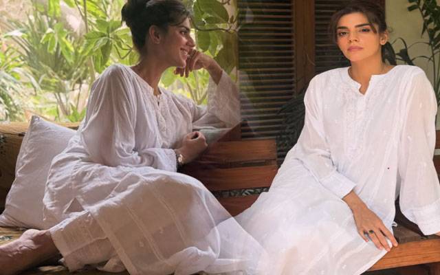 Sanam Saeed’s ‘Malmal Ka Kurta Era’ wins hearts online