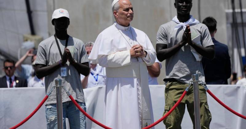 Pope urges Europe to protect migrants in visit to island frontier