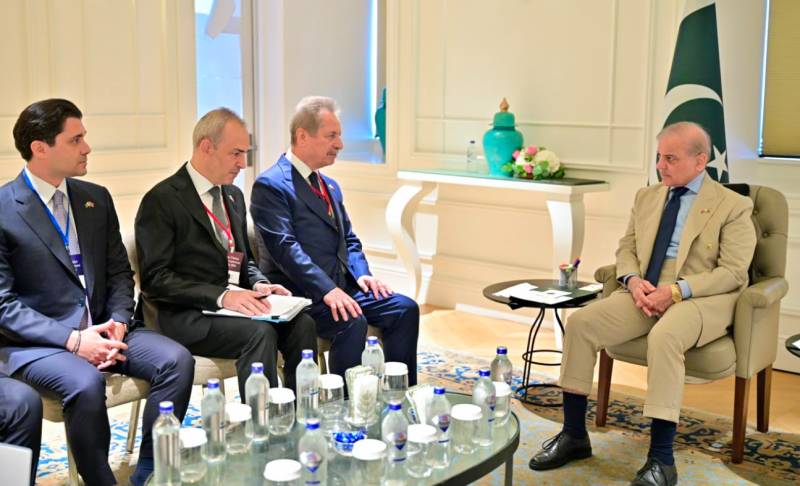 PM woos Turkish business leaders to expand investment in Pakistan