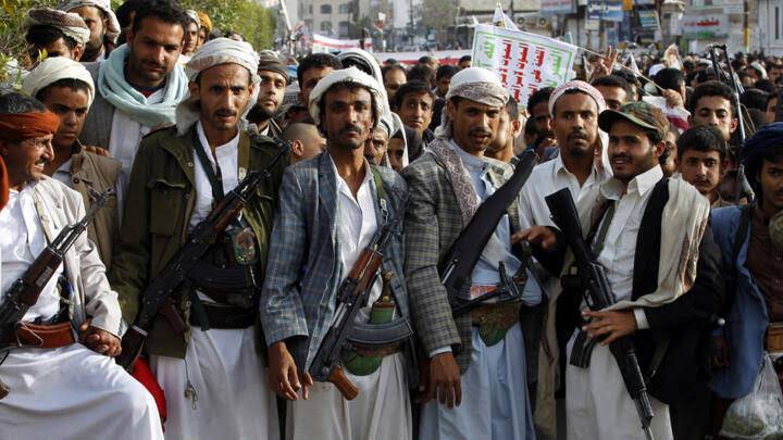 Attack by Yemen's Houthis kills 16 government troops: medics