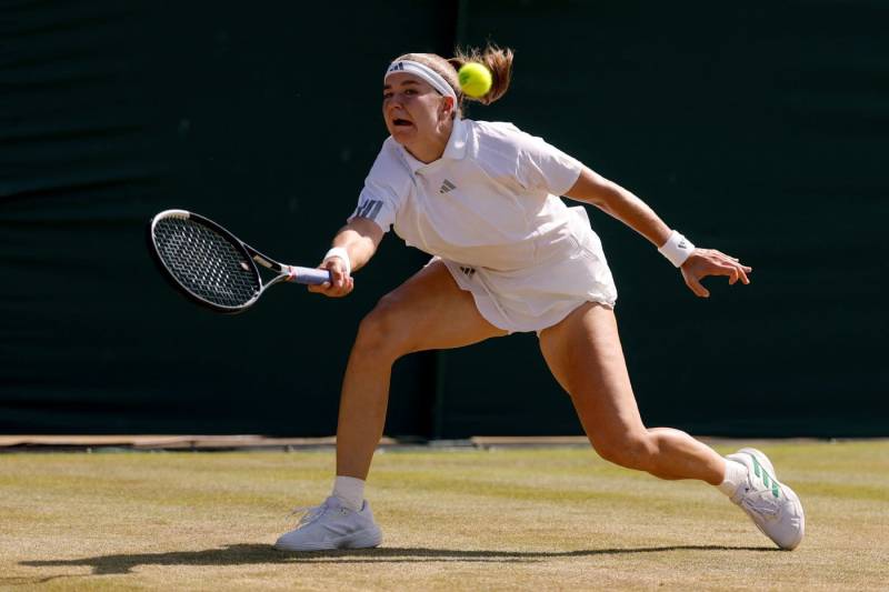 Muchova beats former champion Krejcikova at Wimbledon