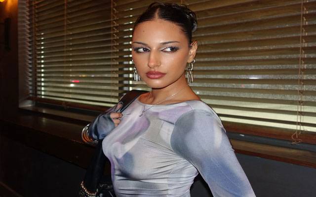 Anzela Abbasi charms fans with her ‘swords of desire’ look