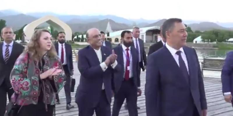 President Zardari visits Rukh Ordo Cultural Centre in Kyrgyzstan