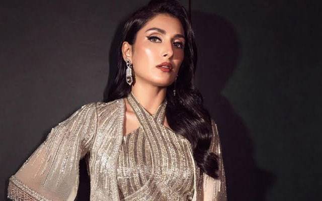 Ayeza Khan's Instagram comeback sends fans into a frenzy