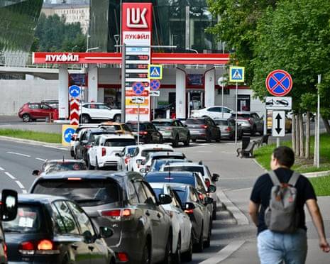 Russians urged to work from home amid fuel crisis