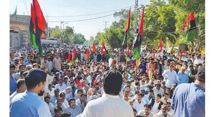 IWT issue: PPP stage mass demonstrations across Sindh on Bilawal's call
