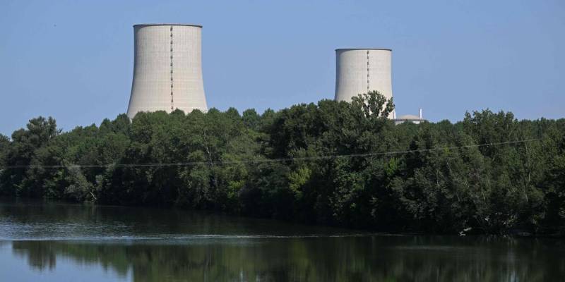 France powers down nuclear reactors over heatwave