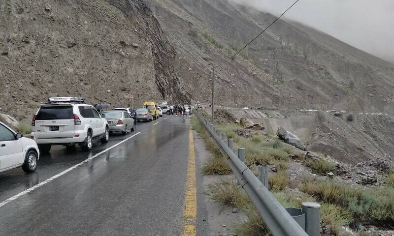 Tourists stranded as Karakoram Highway closed after flash floods 