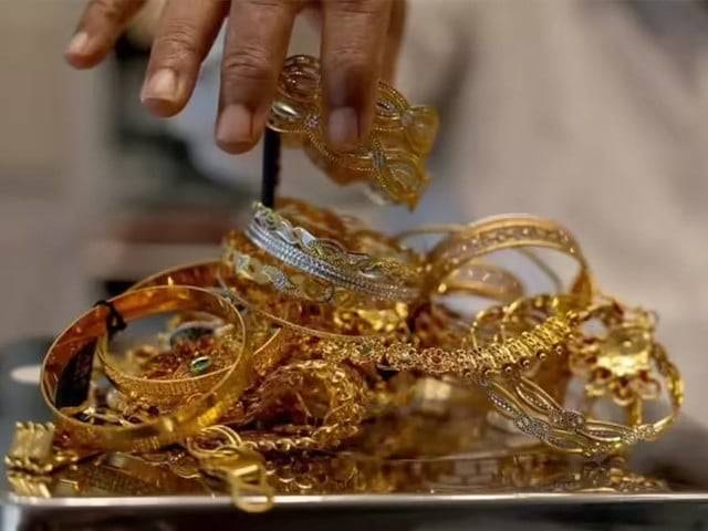 Robbers loot 150 tolas gold, cash in millions from Karachi house