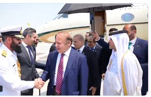 PM Shehbaz, Nawaz Sharif land in Qatar to condole former Emir's death 