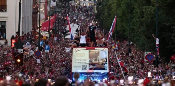 Norway team given hero's welcome by over 100,000 fans after historic FIFA World Cup run