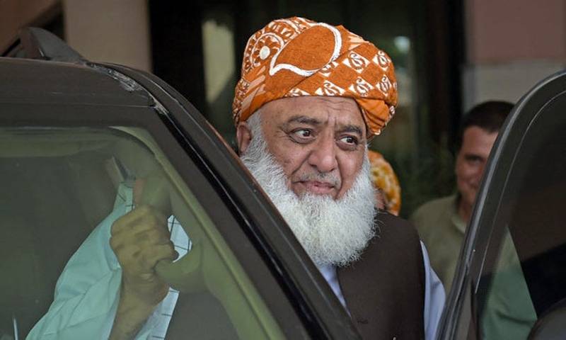 Gujranwala court asked to register case against JUI-F's Maulana Fazl