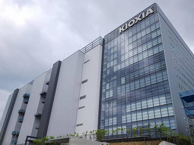 AI ignites 'ignored sector' for Japan chipmaker Kioxia