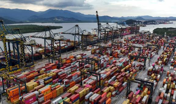 US unveils new 25% tariff on certain imports from Brazil