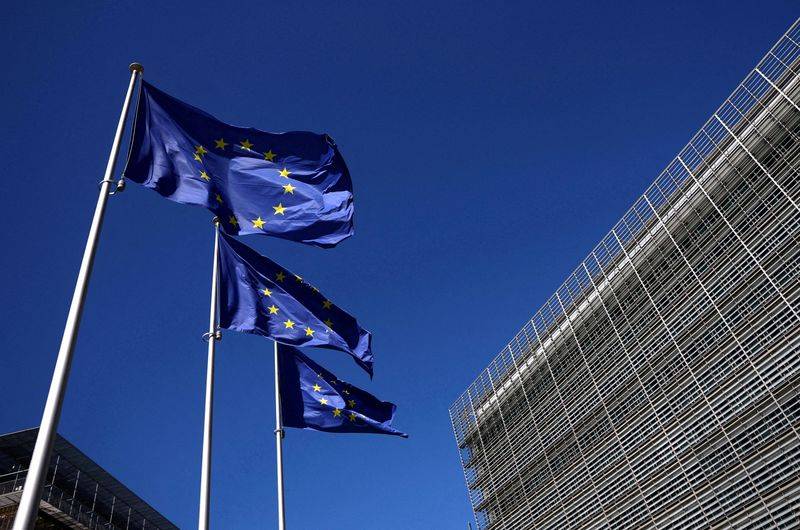 EU wants bigger banks to rival US lenders