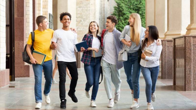 US to limit stays of students, journalists