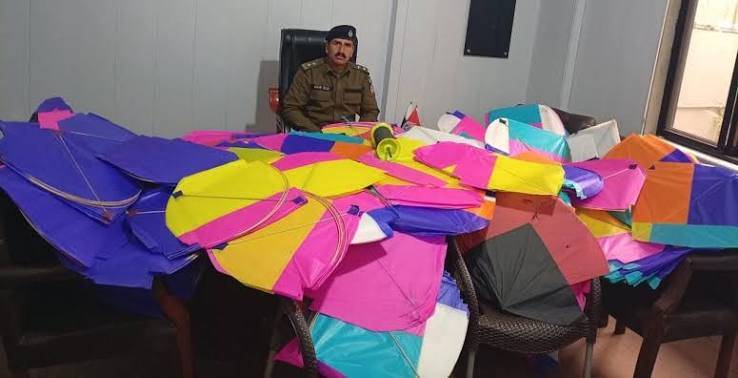 Police bust gang of kite dealers in Lahore