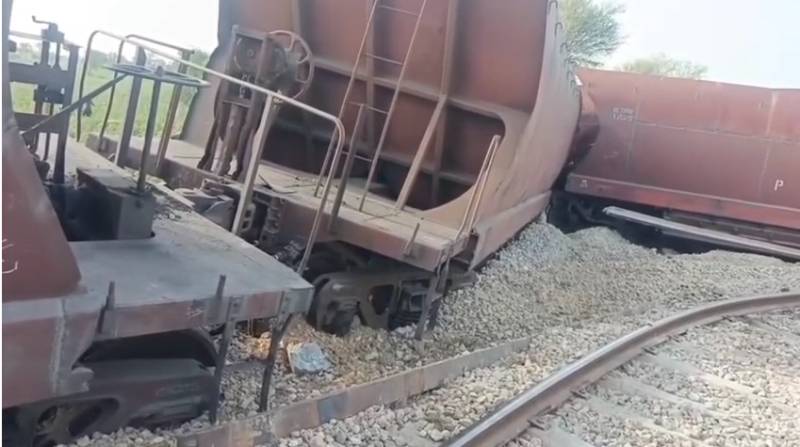 Freight train derails near Tando Adam