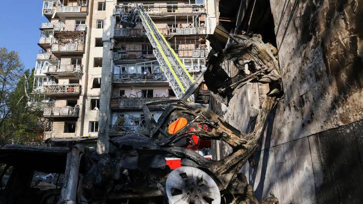 Russia pounds Kyiv with ballistic missiles in escalating air war