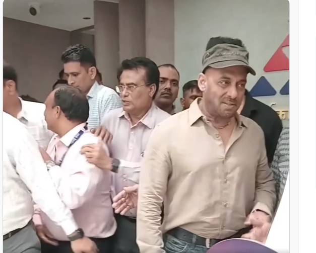 Salman Khan's latest look leaves fans worried